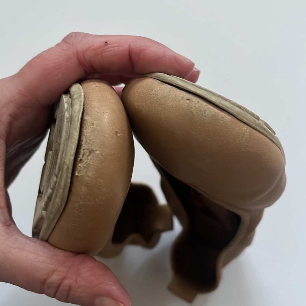 VERY Soft leather Born Ballet flats. Size 7 - Picture 8 of 9